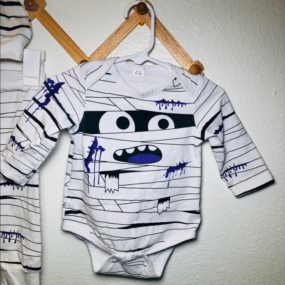Onesie mummy